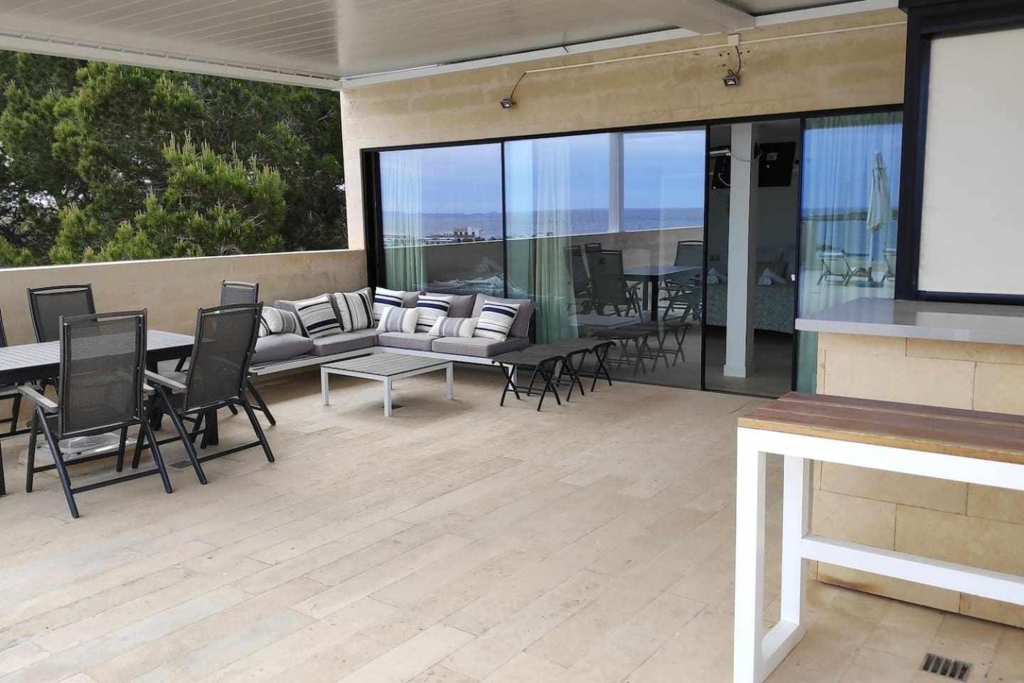 Lägenhet Beachfront Es Turo