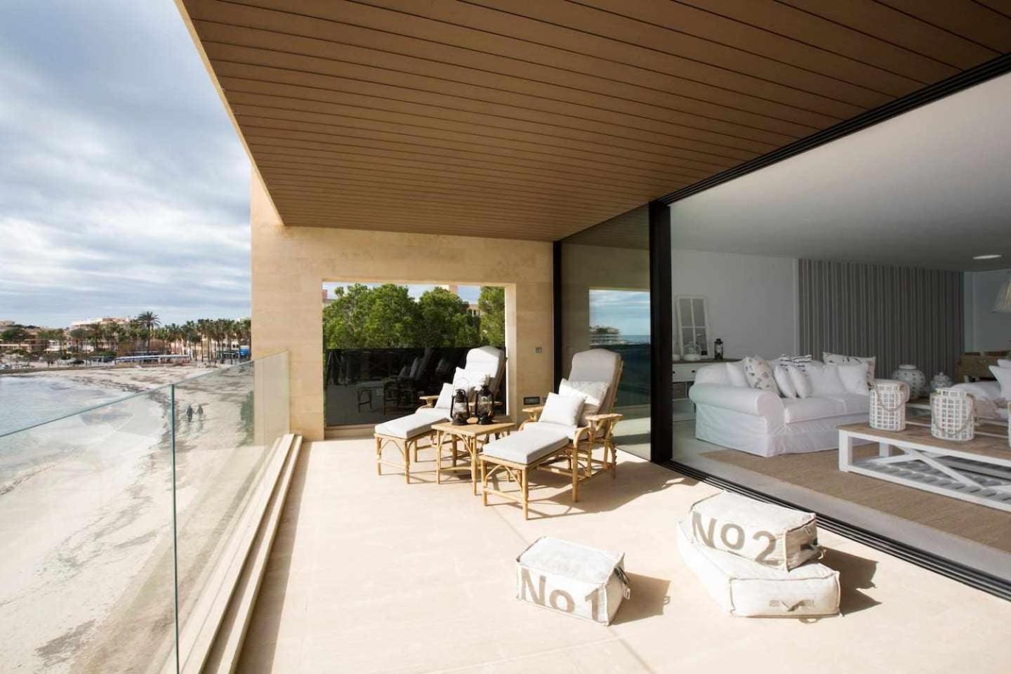Lägenhet Beachfront Es Turo